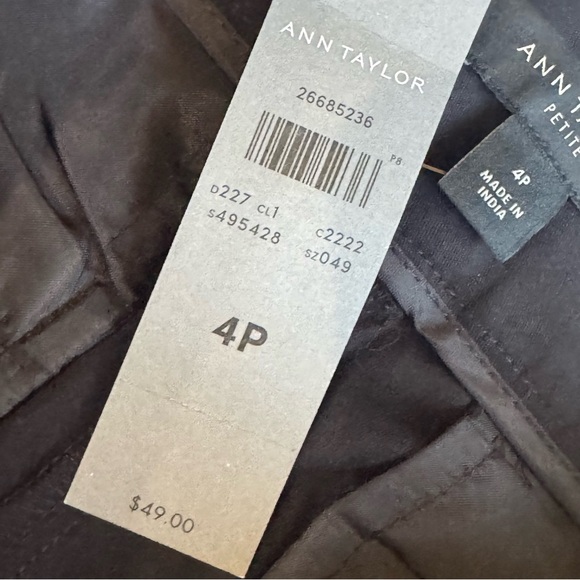 NWT Ann Tayor petite black “the boardwalk short” ❤️ - Picture 6 of 6